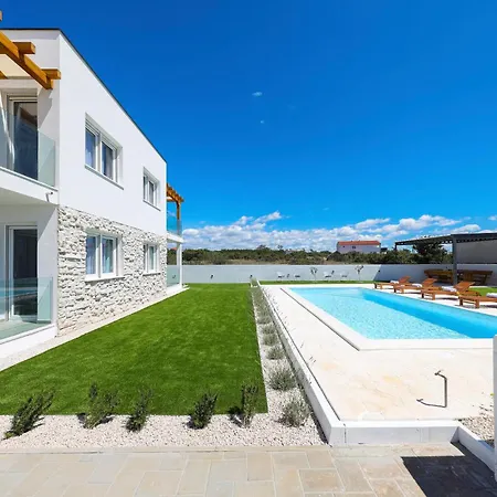 Holiday home Stunning In With Kitchen Vrsi