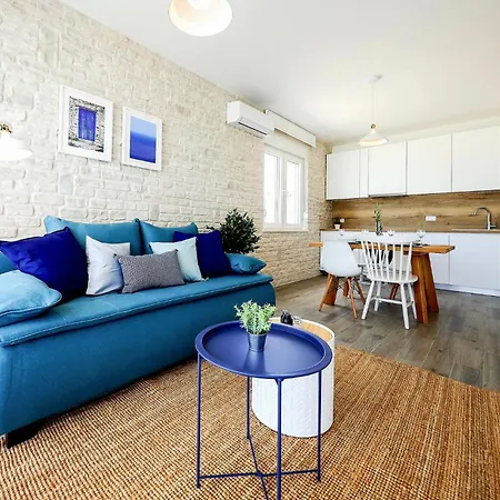 Vikendica Stunning In With Kitchen