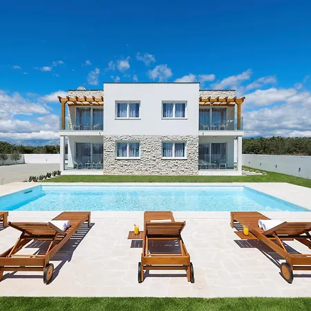 Gorgeous In Сasa de vacaciones