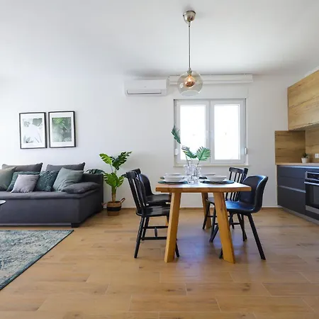 Pet Friendly In Vrsi